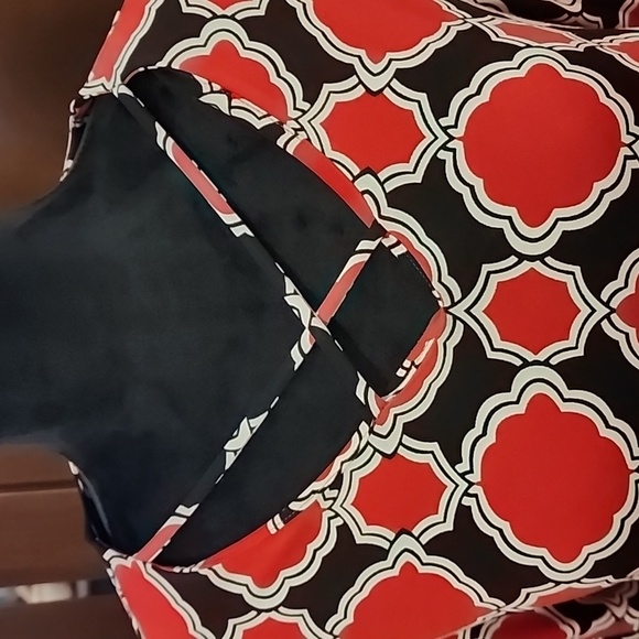 CHICOS black and red geometric design tunic Size 0 (Sm/4) - Picture 3 of 5